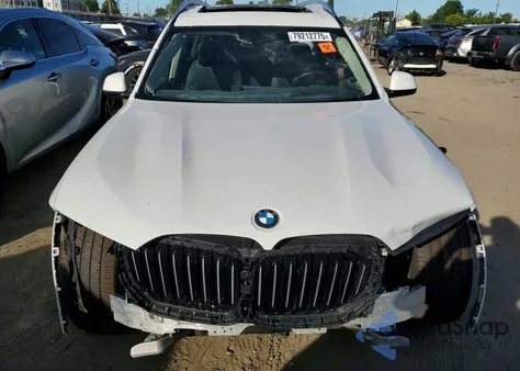 2023 BMW X7 xDrive40I z USA, uszkodzony, nr VIN 5UX23EM06P9R07377
